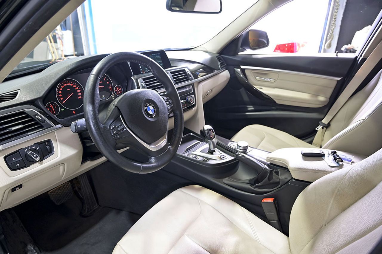 BMW Serie 3 330e - foto 6