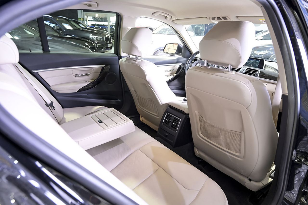 BMW Serie 3 330e - foto 16