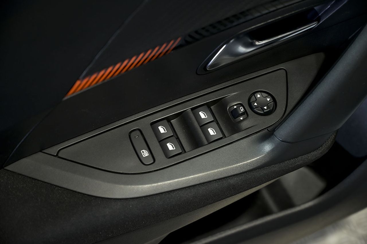 Peugeot 2008 Active BlueHDI 81kW 110CV - foto 22