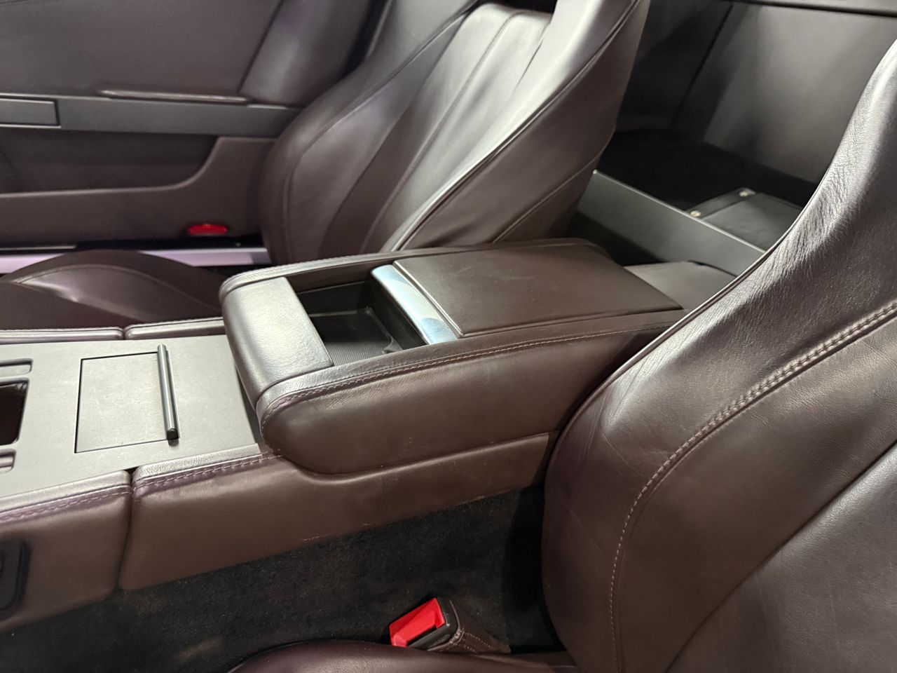 Imagen 101 del Aston martin Vantage en Auto Select Edition, Figueres
