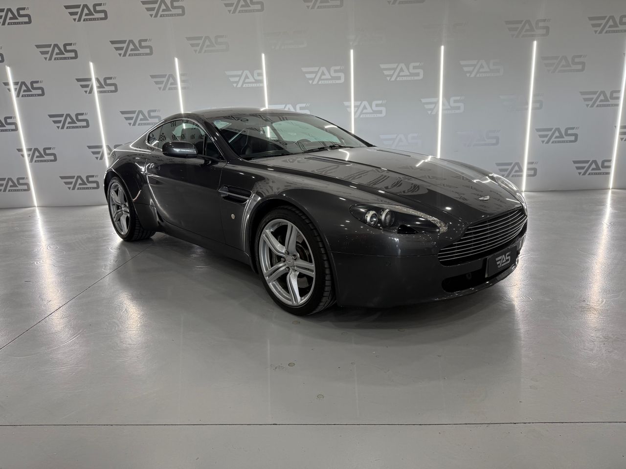 Imagen 3 del Aston martin Vantage en Auto Select Edition, Figueres