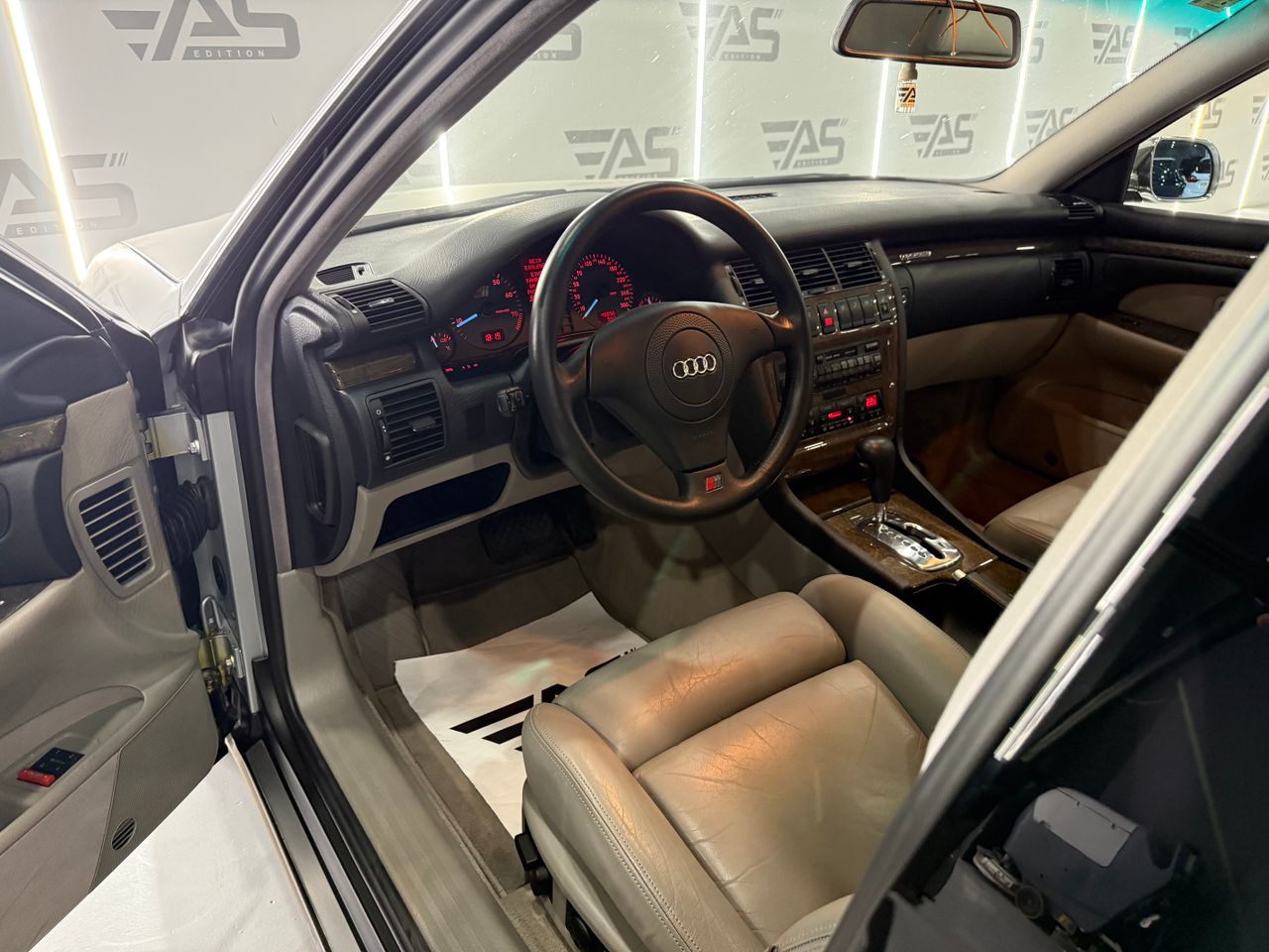 Imagen 97 del Audi A8 en Auto Select Edition, Figueres