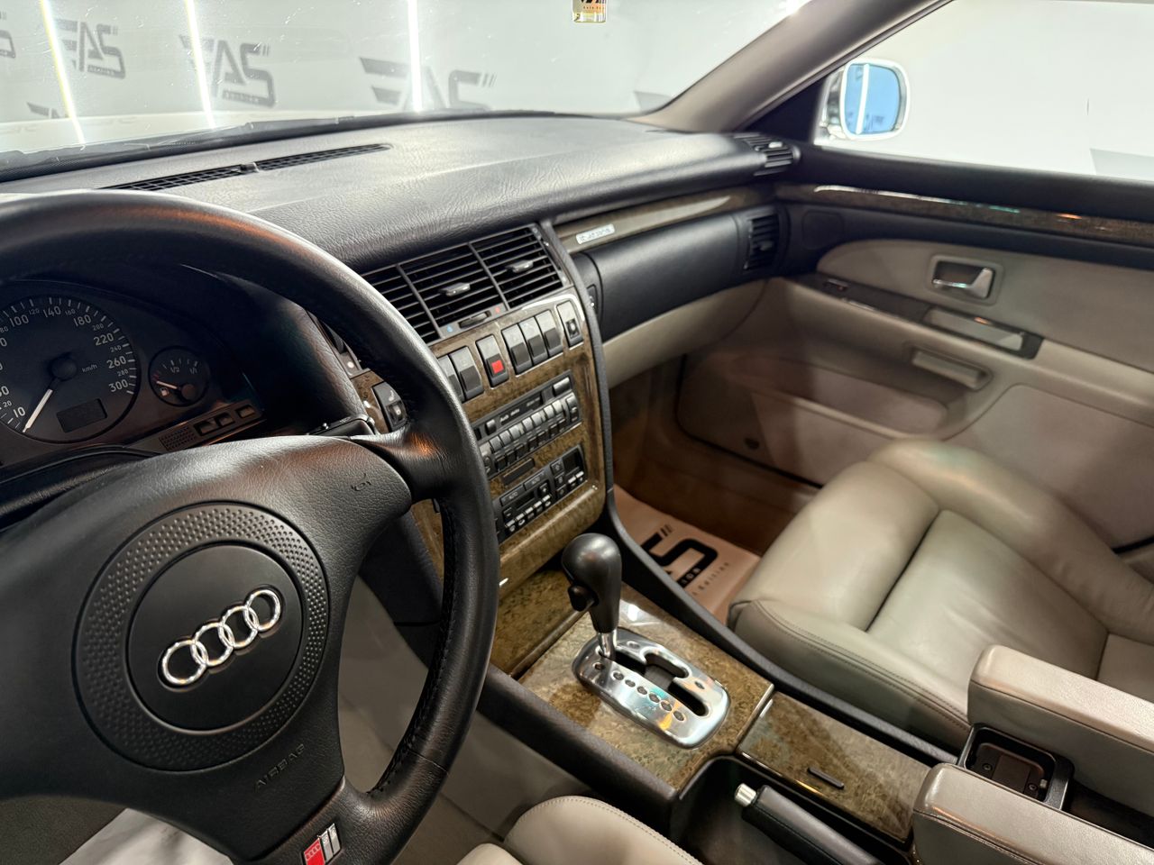 Imagen 123 del Audi A8 en Auto Select Edition, Figueres