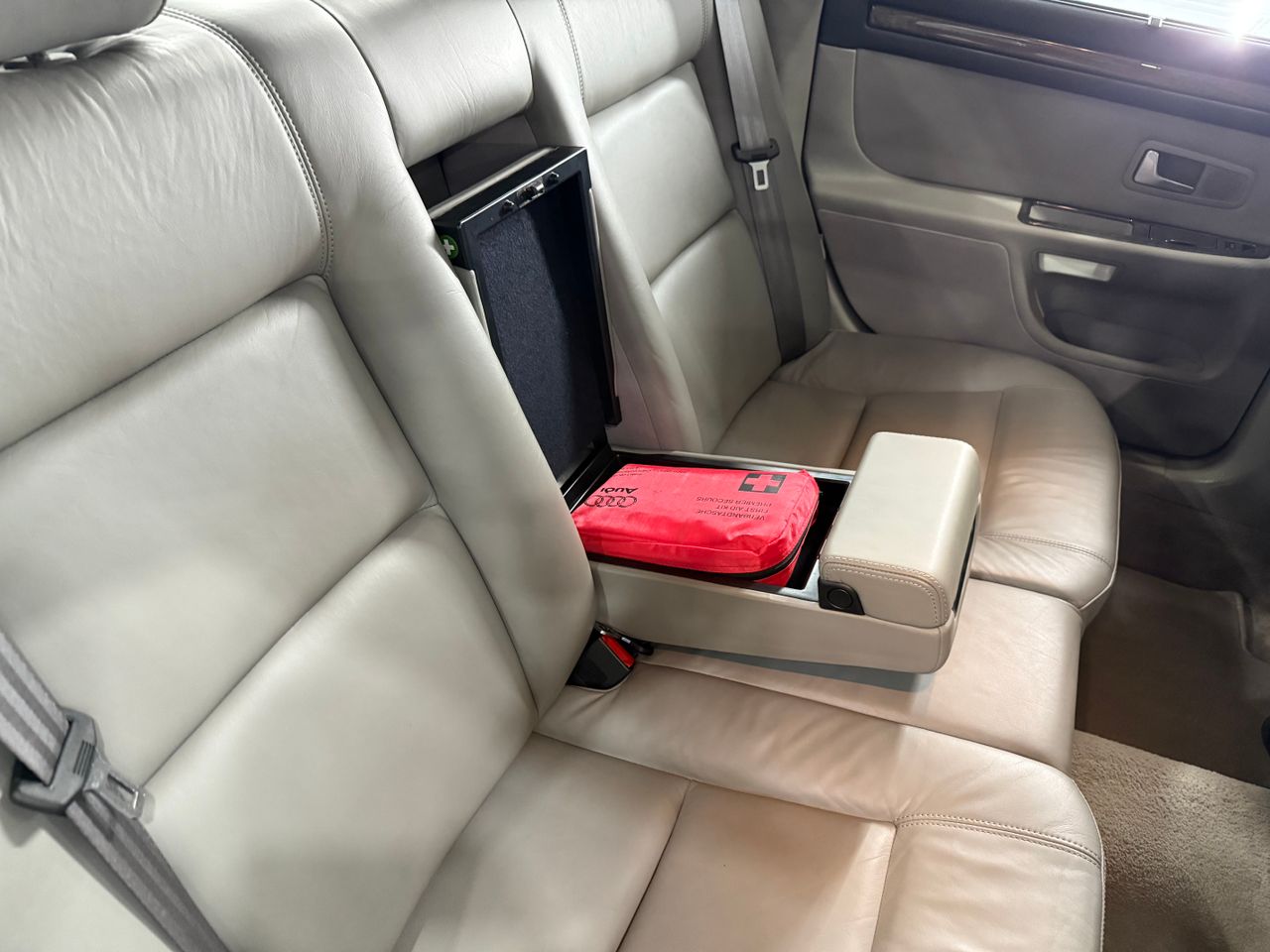 Imagen 91 del Audi A8 en Auto Select Edition, Figueres