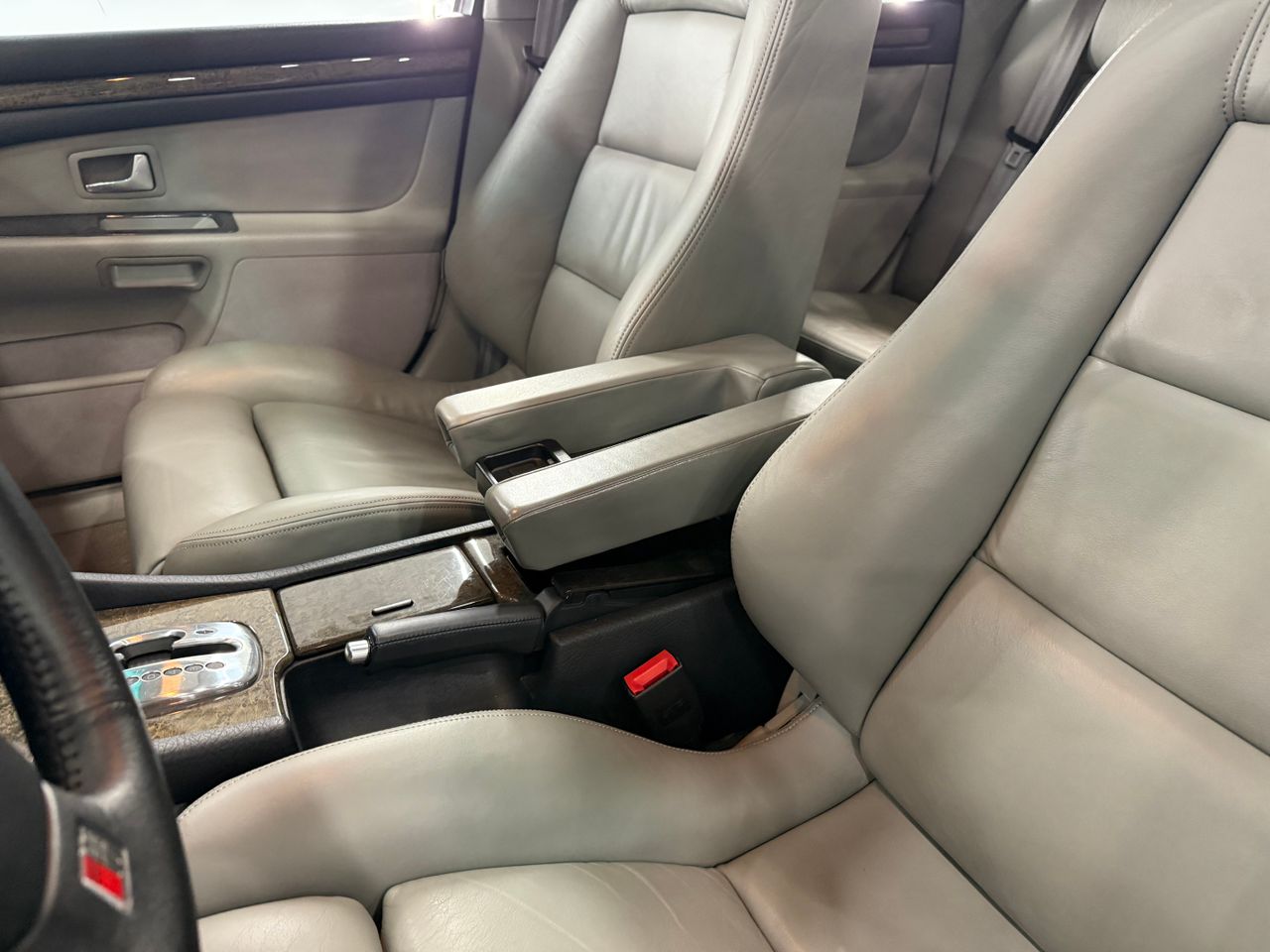 Imagen 121 del Audi A8 en Auto Select Edition, Figueres