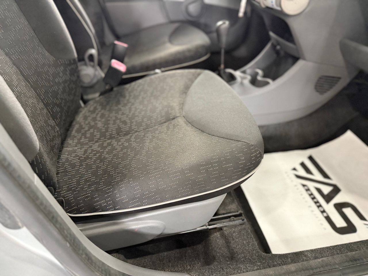 Imagen 61 del Peugeot 107 en Auto Select Edition, Figueres