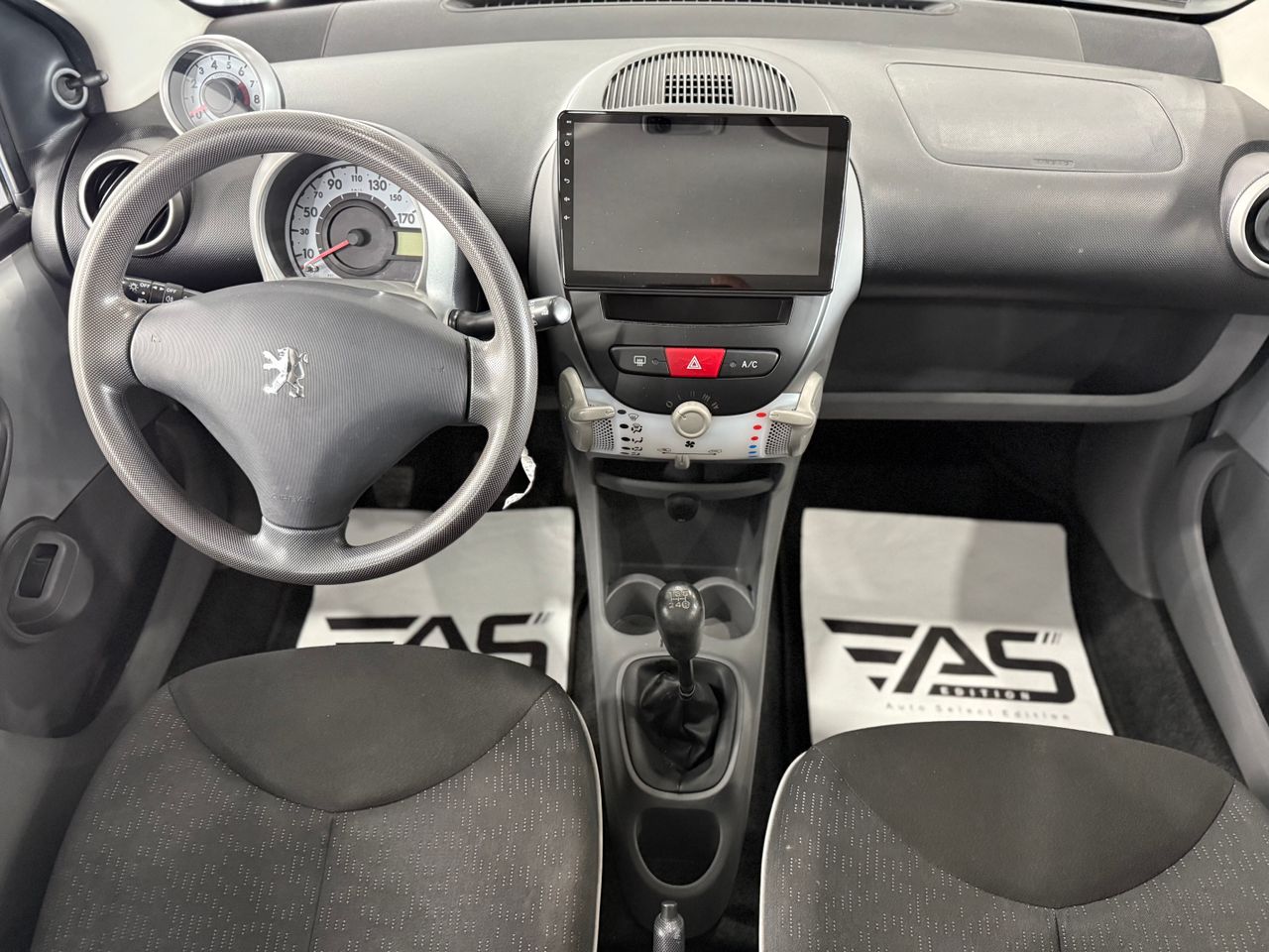 Imagen 71 del Peugeot 107 en Auto Select Edition, Figueres