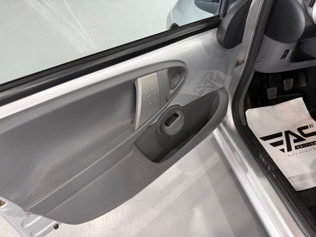 Imagen 79 del Peugeot 107 en Auto Select Edition, Figueres