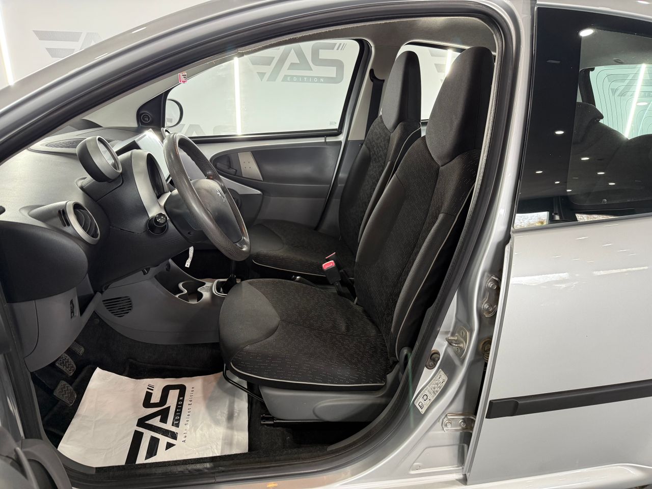 Imagen 81 del Peugeot 107 en Auto Select Edition, Figueres