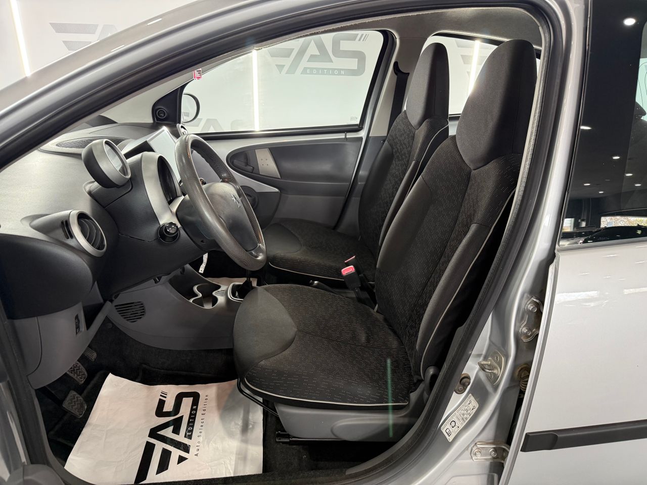 Imagen 85 del Peugeot 107 en Auto Select Edition, Figueres
