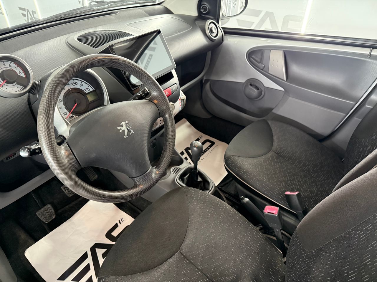 Imagen 86 del Peugeot 107 en Auto Select Edition, Figueres