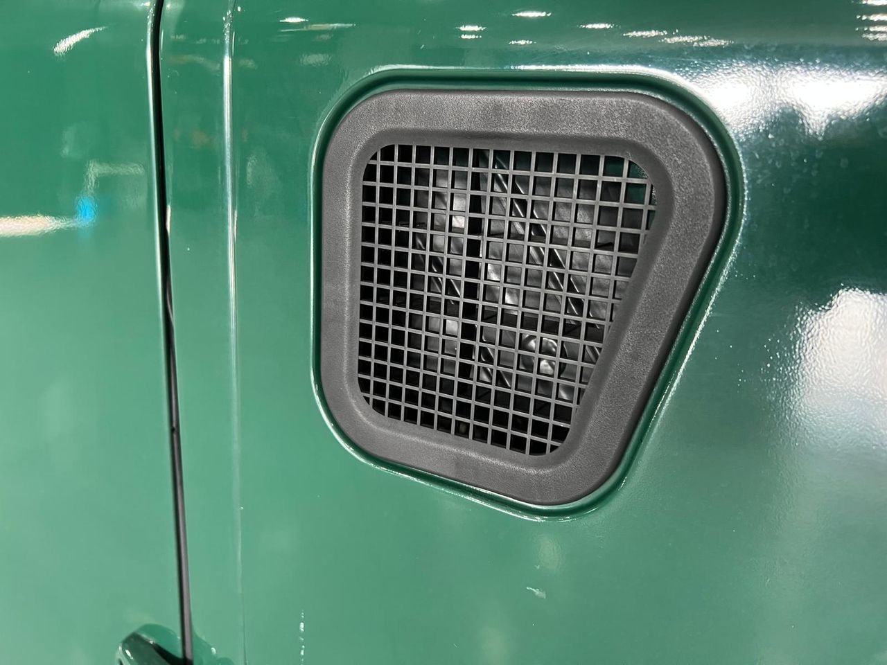 Imagen 12 del Land-Rover Defender en Auto Select Edition, Figueres