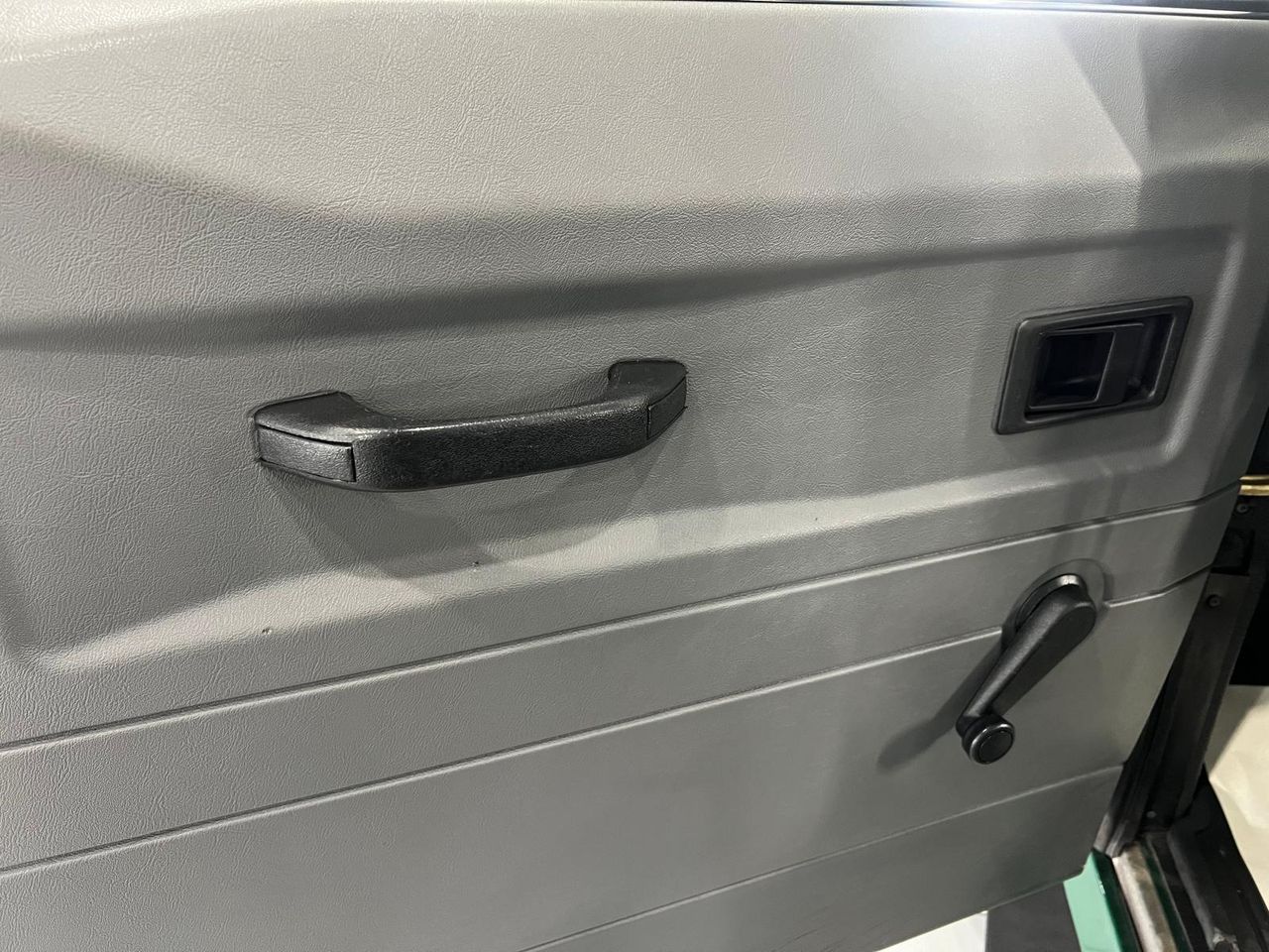 Imagen 98 del Land-Rover Defender en Auto Select Edition, Figueres
