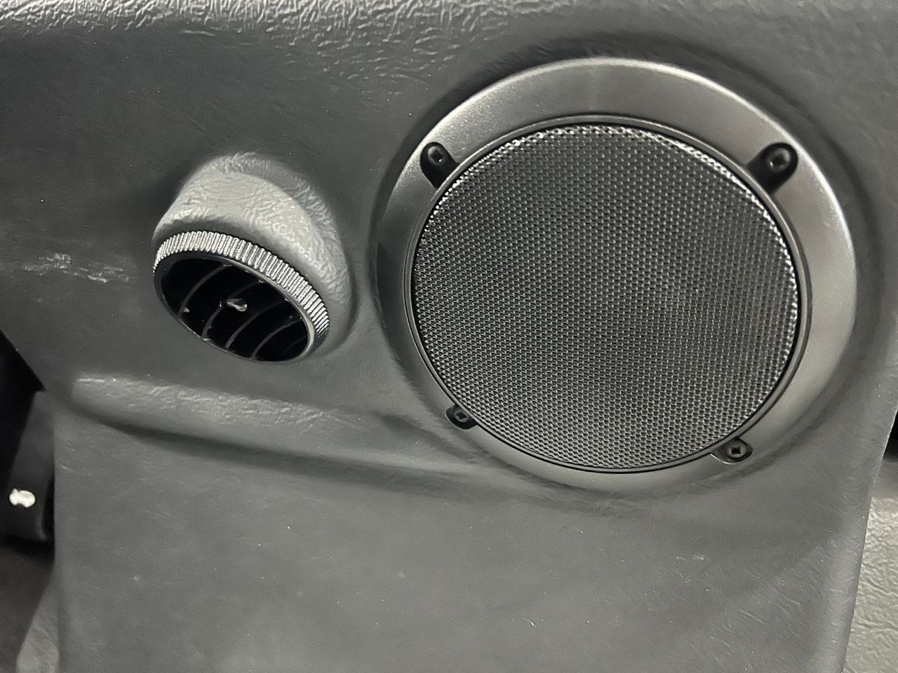 Imagen 110 del Land-Rover Defender en Auto Select Edition, Figueres