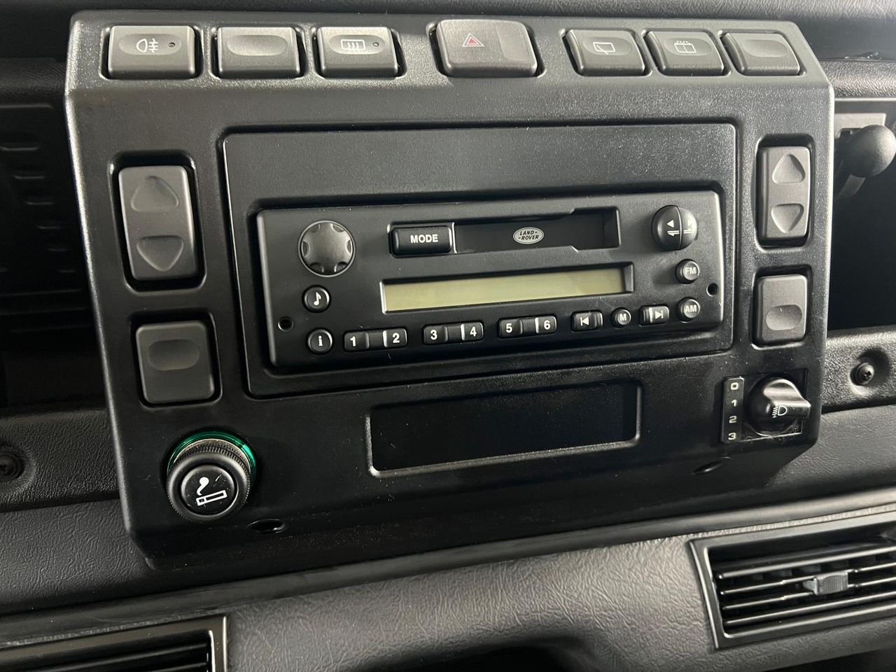 Imagen 97 del Land-Rover Defender en Auto Select Edition, Figueres