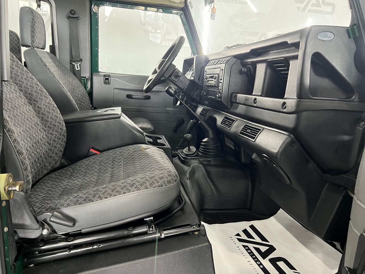 Imagen 77 del Land-Rover Defender en Auto Select Edition, Figueres