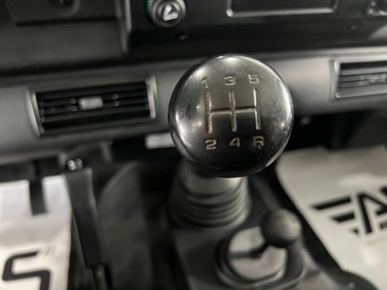 Imagen 95 del Land-Rover Defender en Auto Select Edition, Figueres