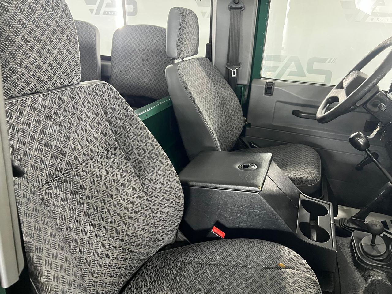 Imagen 130 del Land-Rover Defender en Auto Select Edition, Figueres