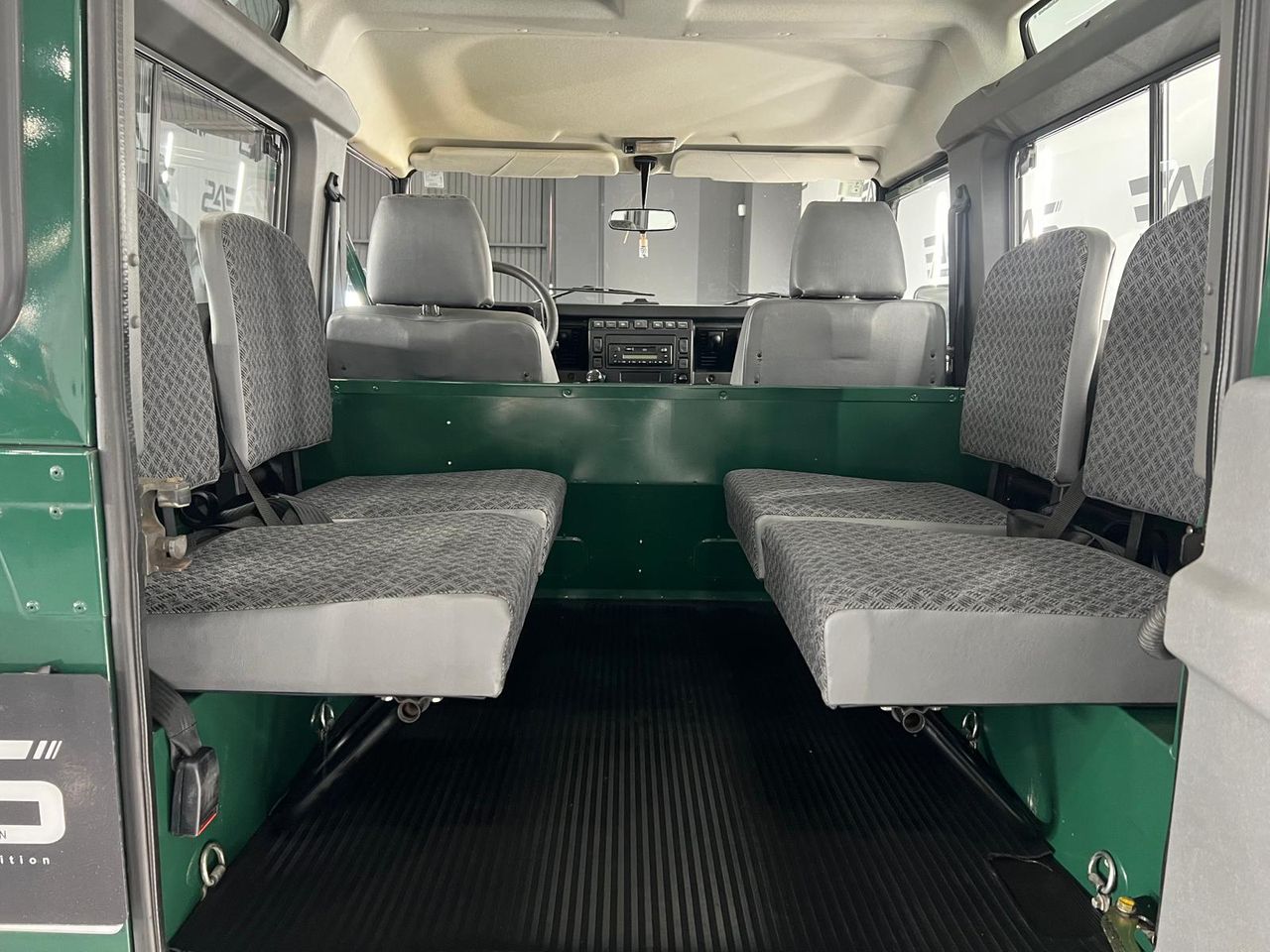 Imagen 127 del Land-Rover Defender en Auto Select Edition, Figueres