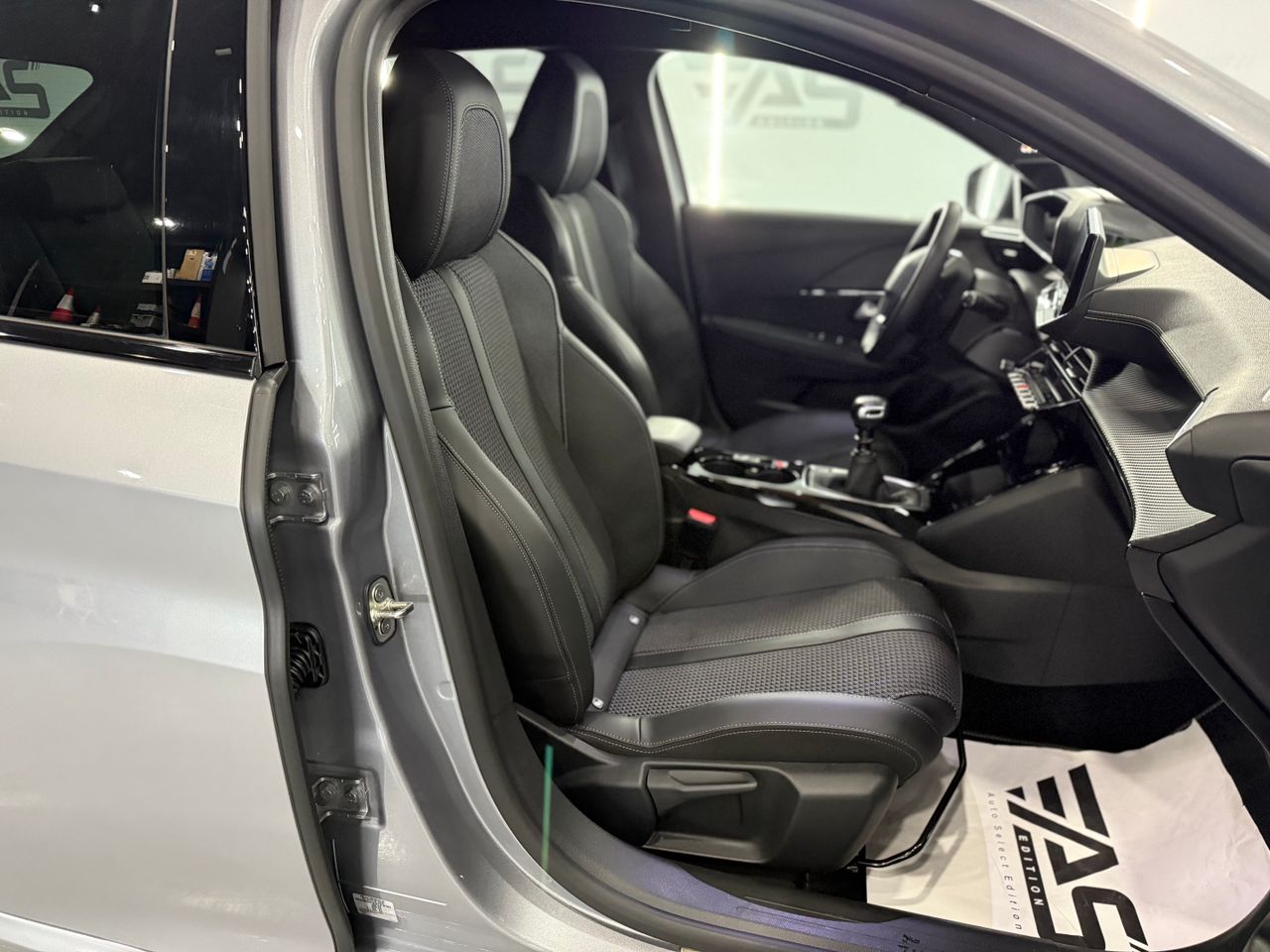 Imagen 125 del Peugeot 208 en Auto Select Edition, Figueres