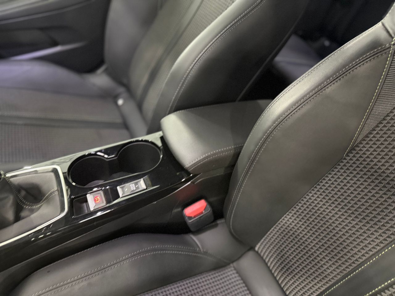 Imagen 96 del Peugeot 208 en Auto Select Edition, Figueres
