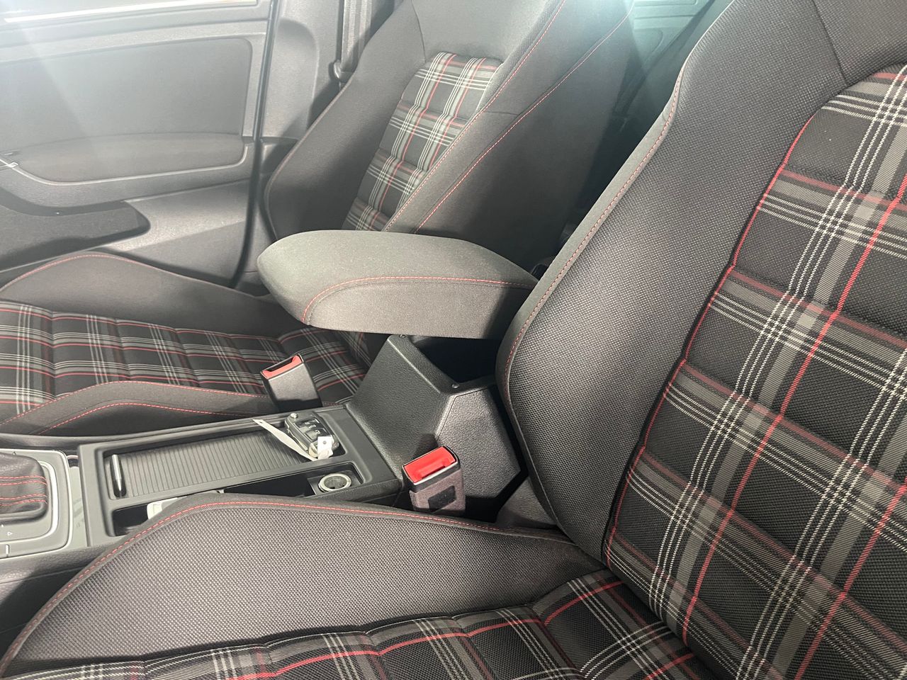 Imagen 98 del Volkswagen Golf en Auto Select Edition, Figueres