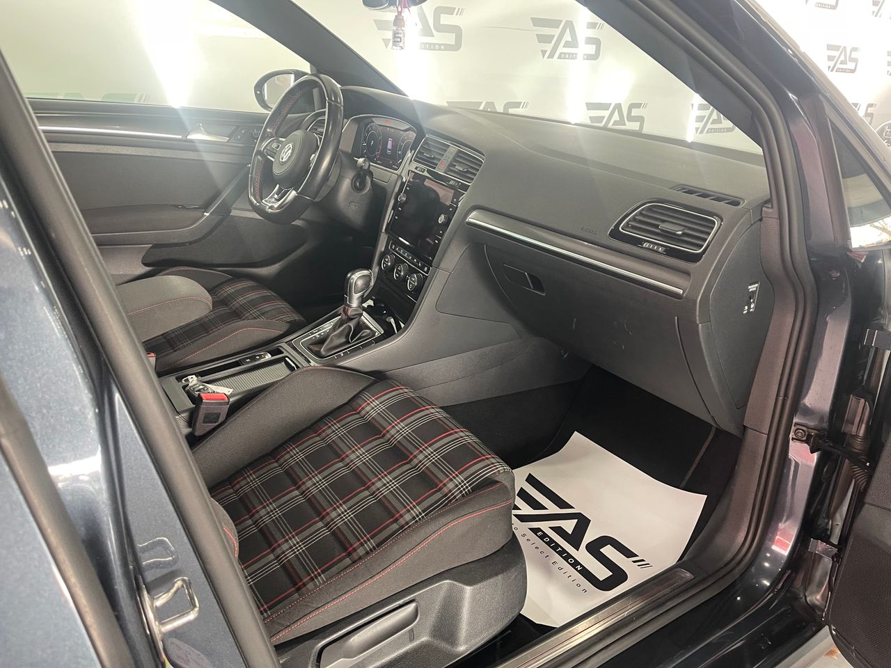 Imagen 80 del Volkswagen Golf en Auto Select Edition, Figueres