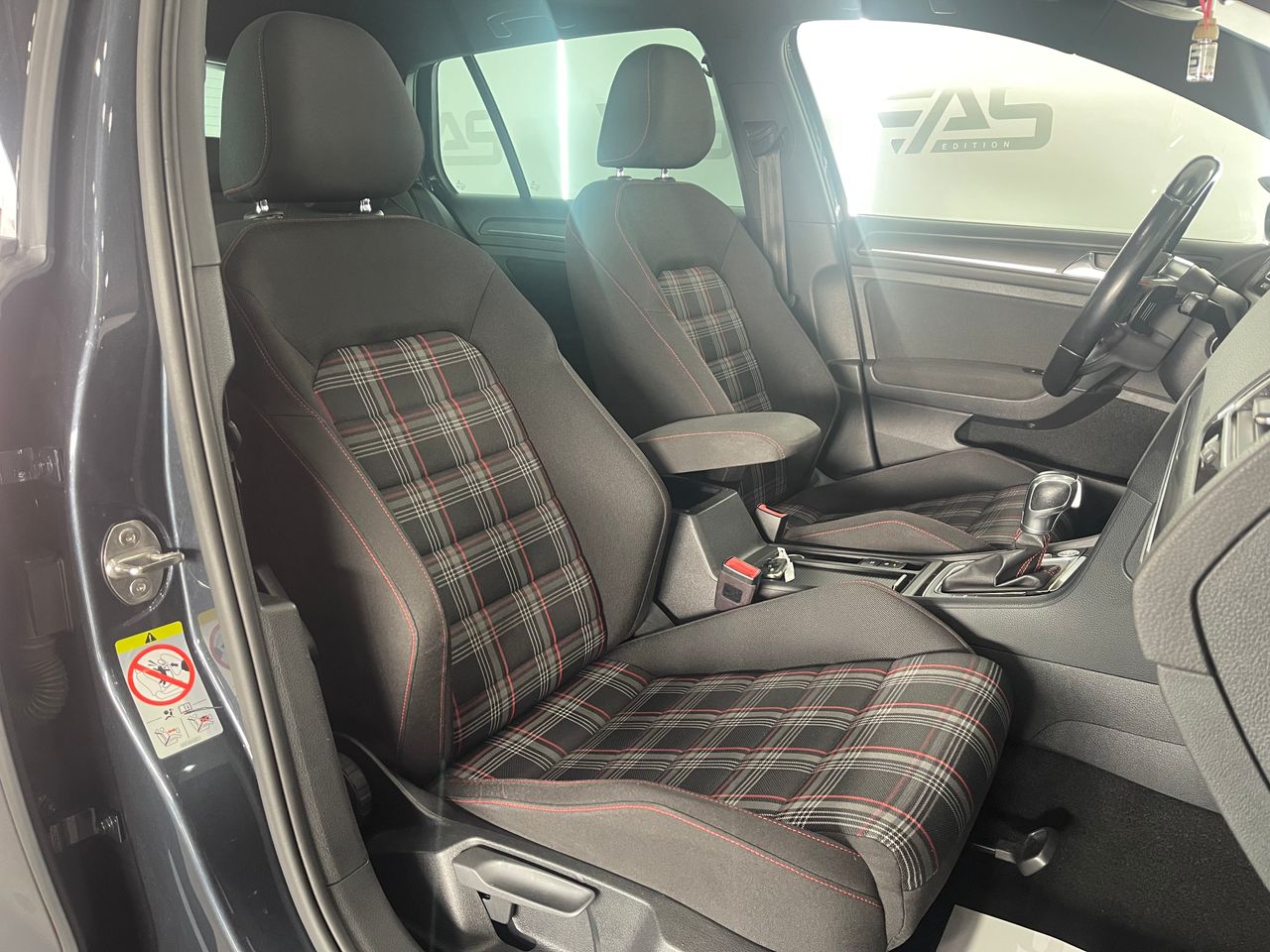 Imagen 81 del Volkswagen Golf en Auto Select Edition, Figueres