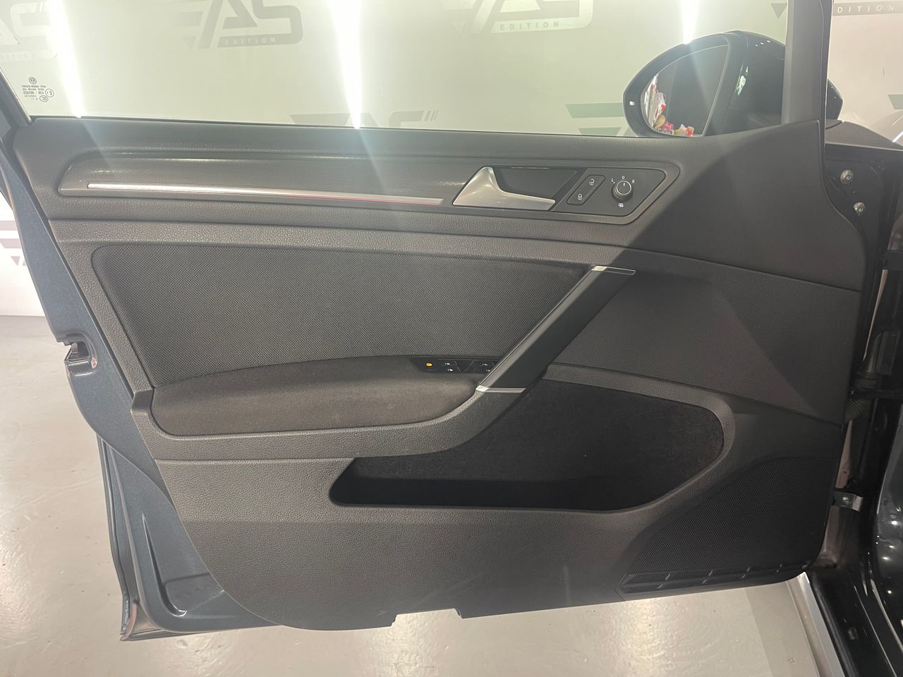 Imagen 101 del Volkswagen Golf en Auto Select Edition, Figueres