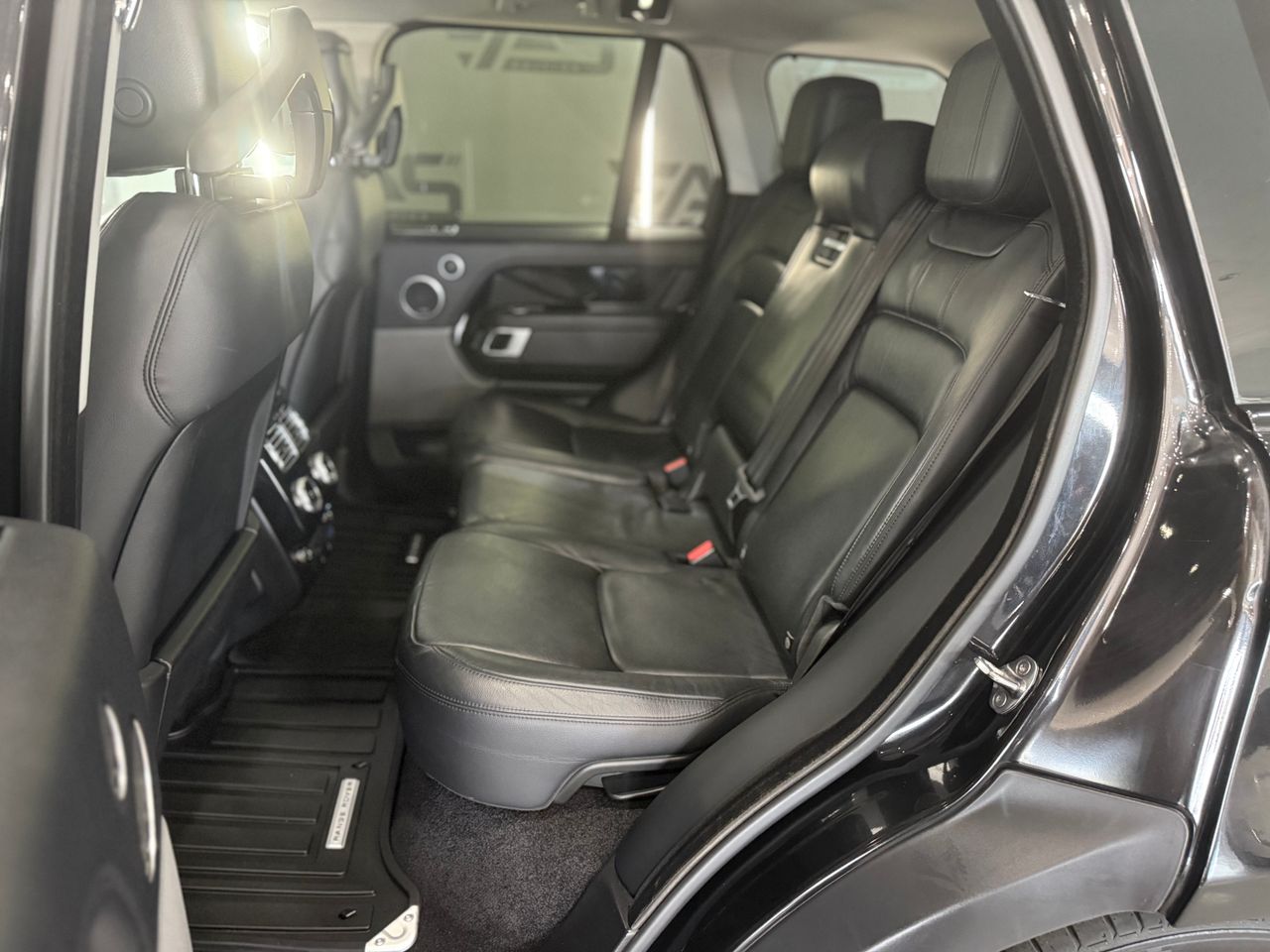 Imagen 290 del Land-Rover Range Rover en Auto Select Edition, Figueres