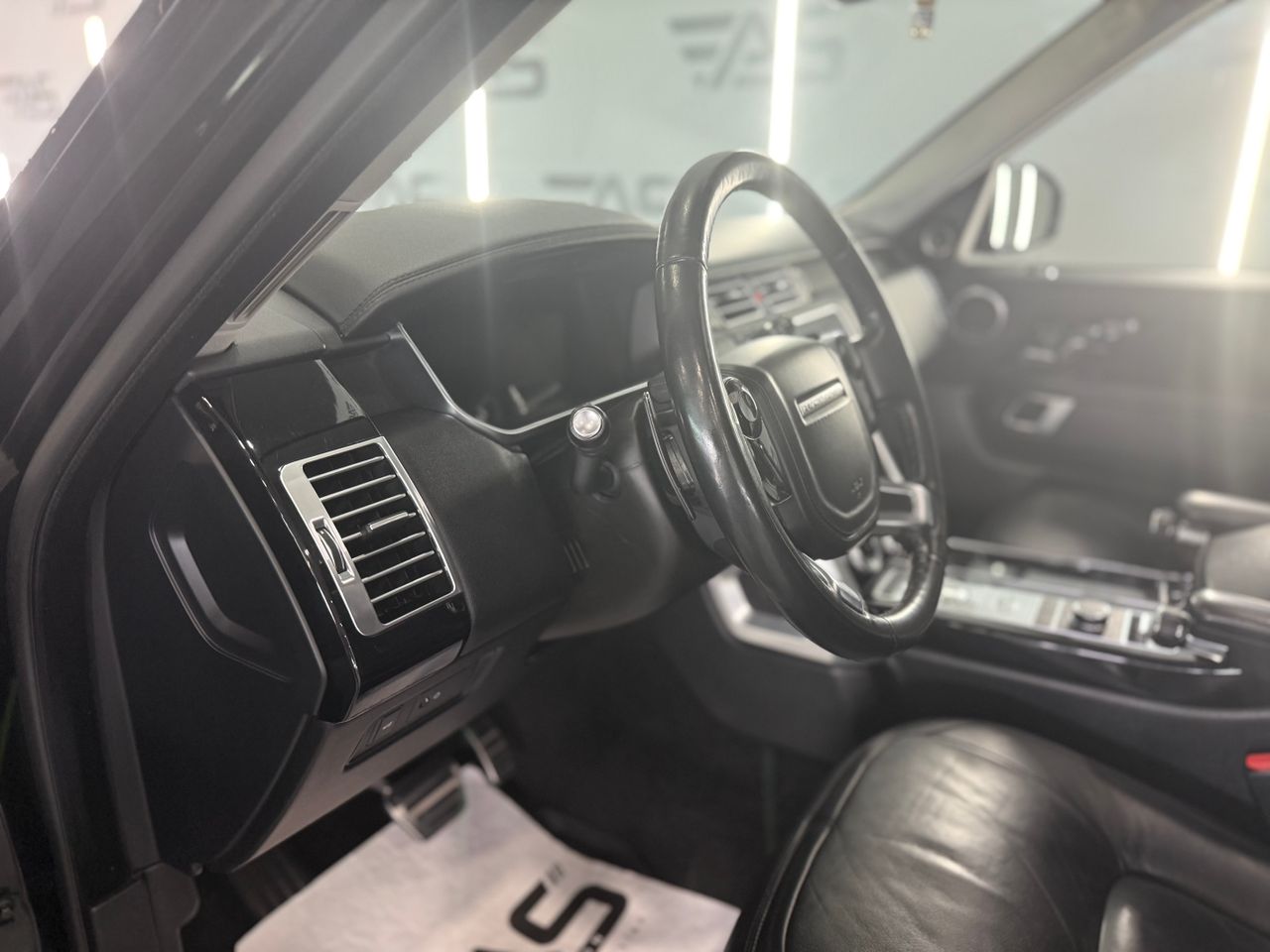 Imagen 316 del Land-Rover Range Rover en Auto Select Edition, Figueres