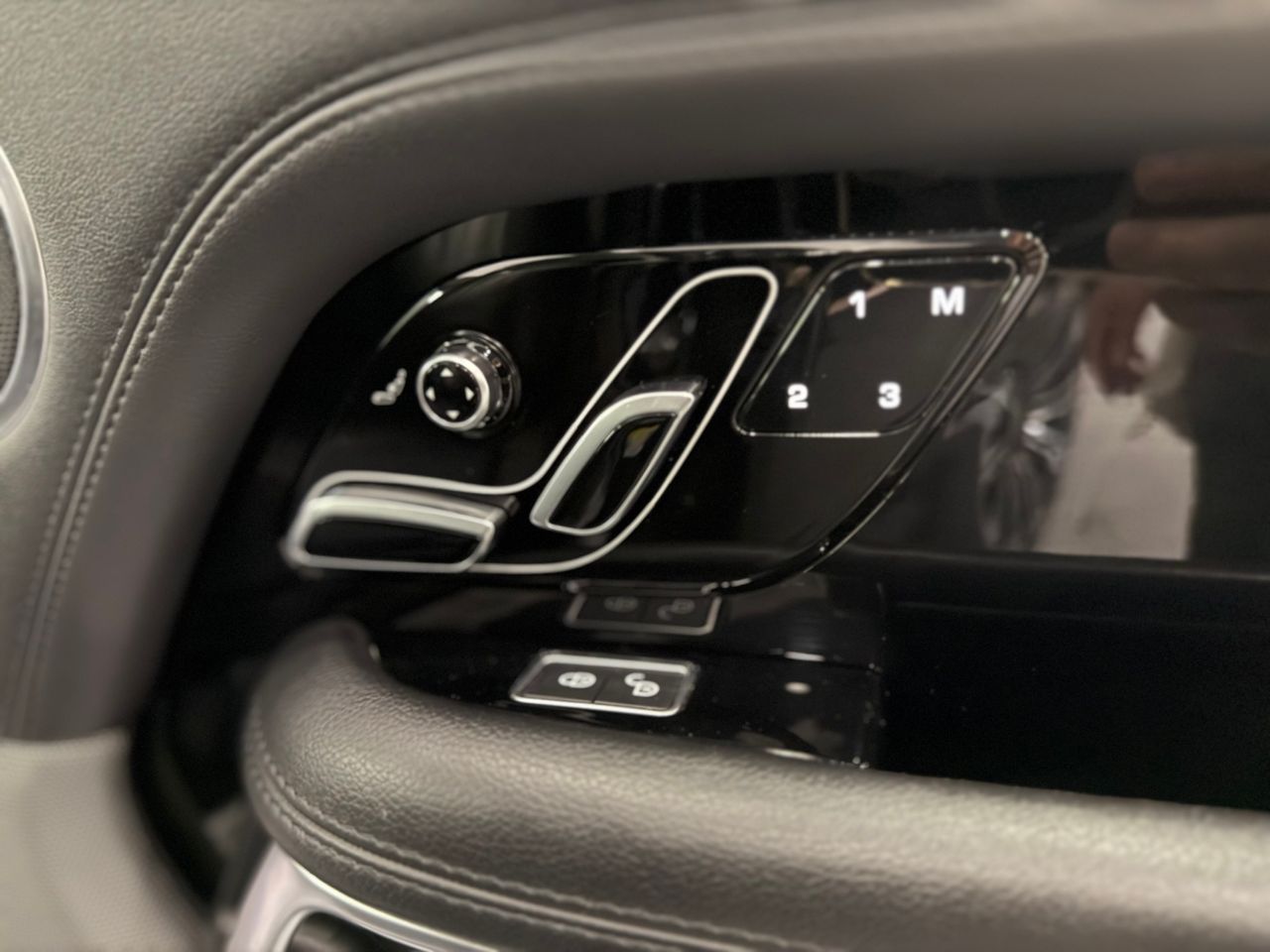 Imagen 198 del Land-Rover Range Rover en Auto Select Edition, Figueres