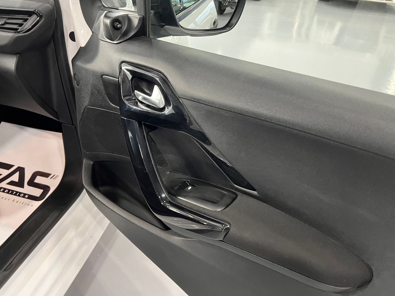 Imagen 45 del Peugeot 208 en Auto Select Edition, Figueres