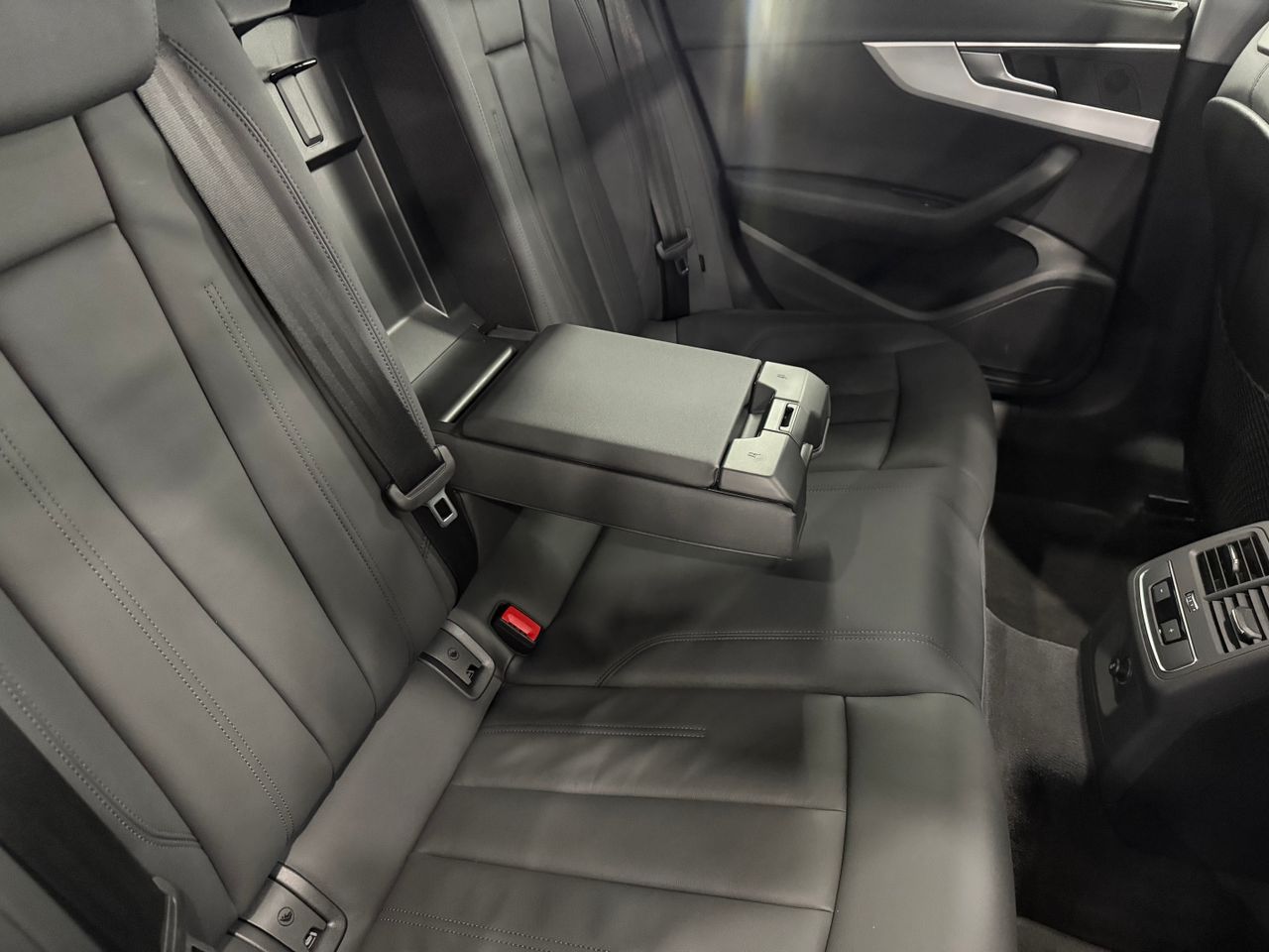Imagen 153 del Audi A4 en Auto Select Edition, Figueres