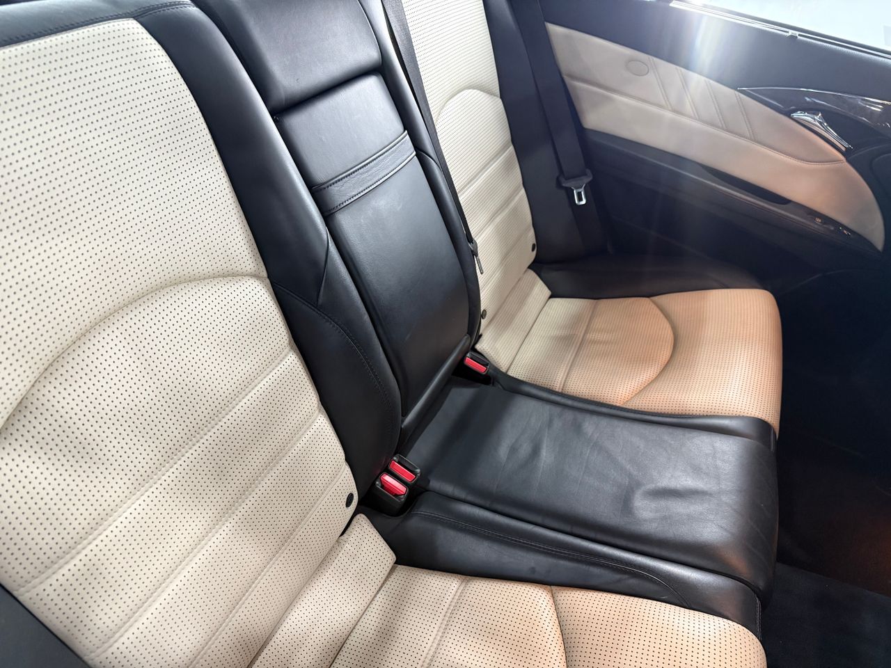 Imagen 129 del Mercedes Clase E en Auto Select Edition, Figueres