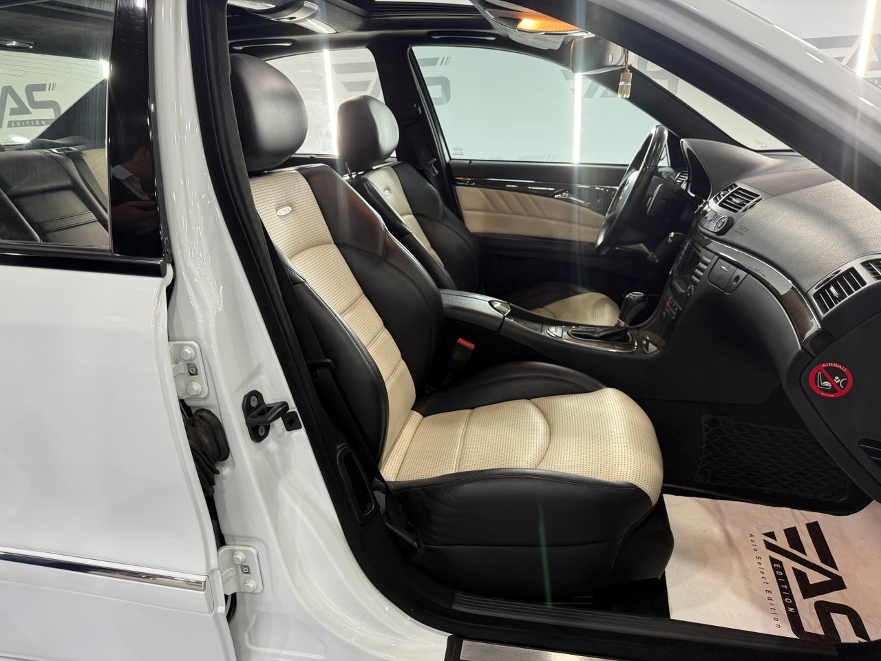 Imagen 98 del Mercedes Clase E en Auto Select Edition, Figueres
