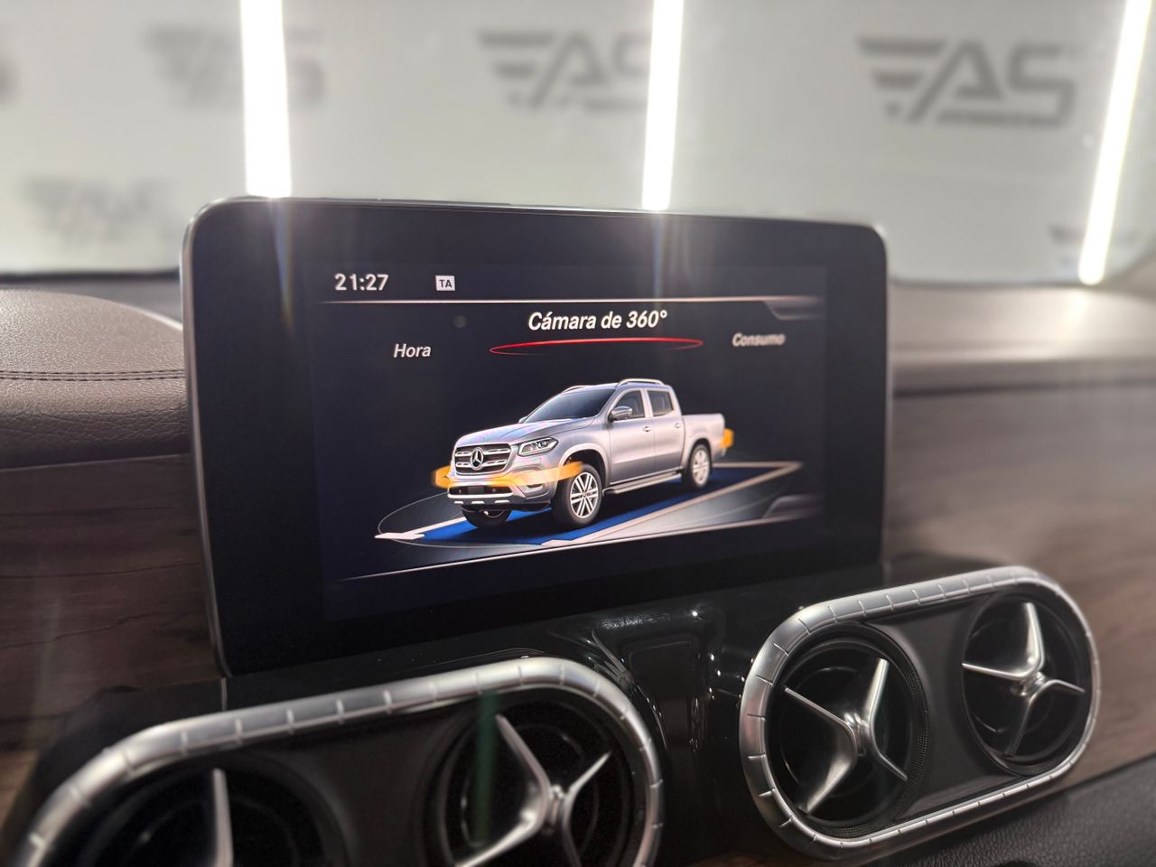 Imagen 102 del Mercedes Clase X en Auto Select Edition, Figueres