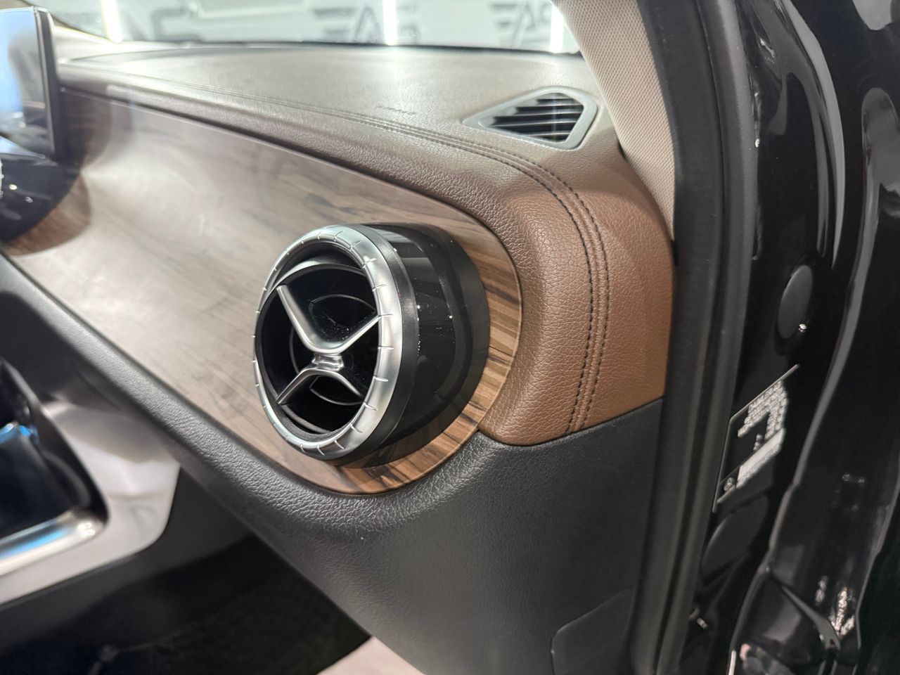 Imagen 157 del Mercedes Clase X en Auto Select Edition, Figueres