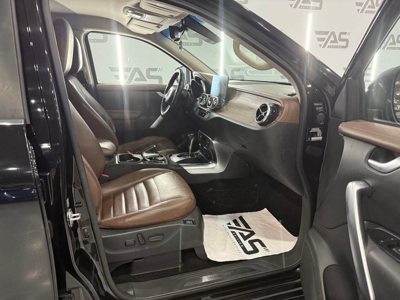 Imagen 154 del Mercedes Clase X en Auto Select Edition, Figueres