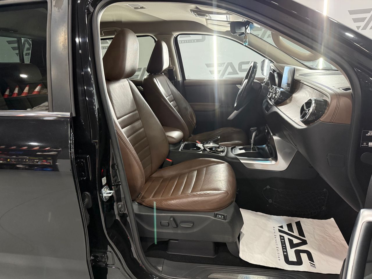 Imagen 155 del Mercedes Clase X en Auto Select Edition, Figueres