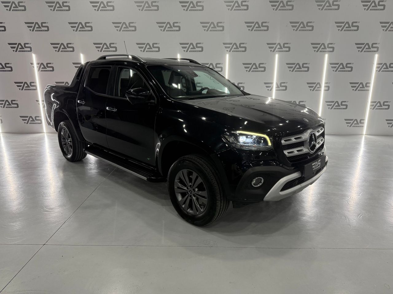 Imagen 3 del Mercedes Clase X en Auto Select Edition, Figueres