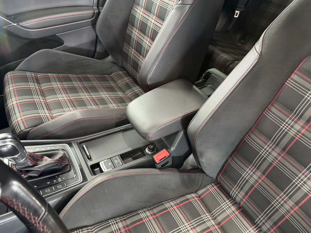 Imagen 106 del Volkswagen Golf en Auto Select Edition, Figueres