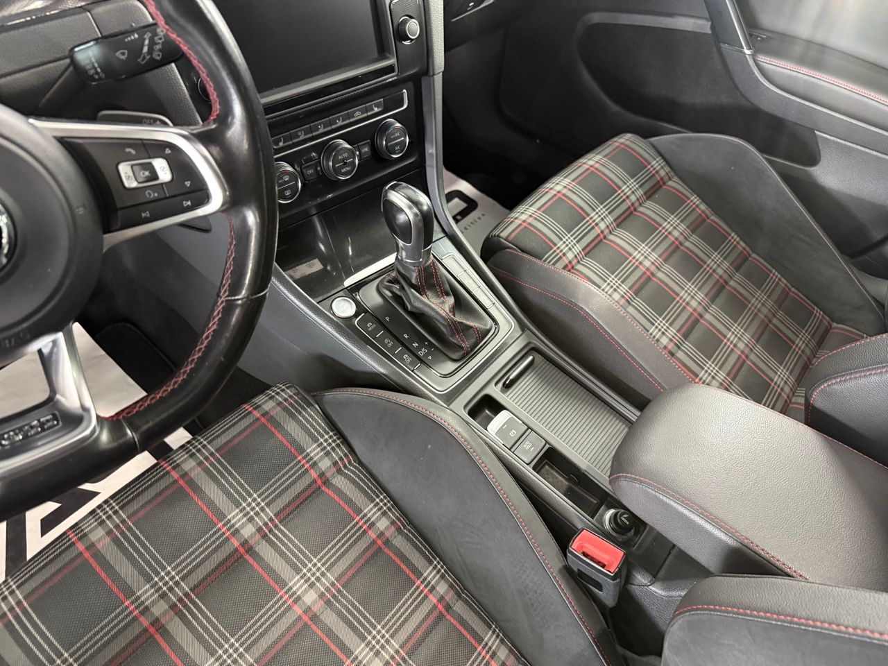 Imagen 107 del Volkswagen Golf en Auto Select Edition, Figueres