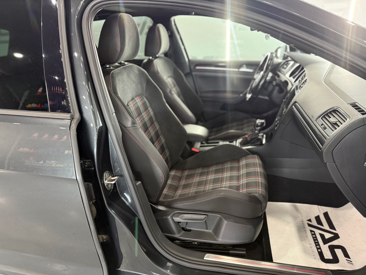 Imagen 143 del Volkswagen Golf en Auto Select Edition, Figueres