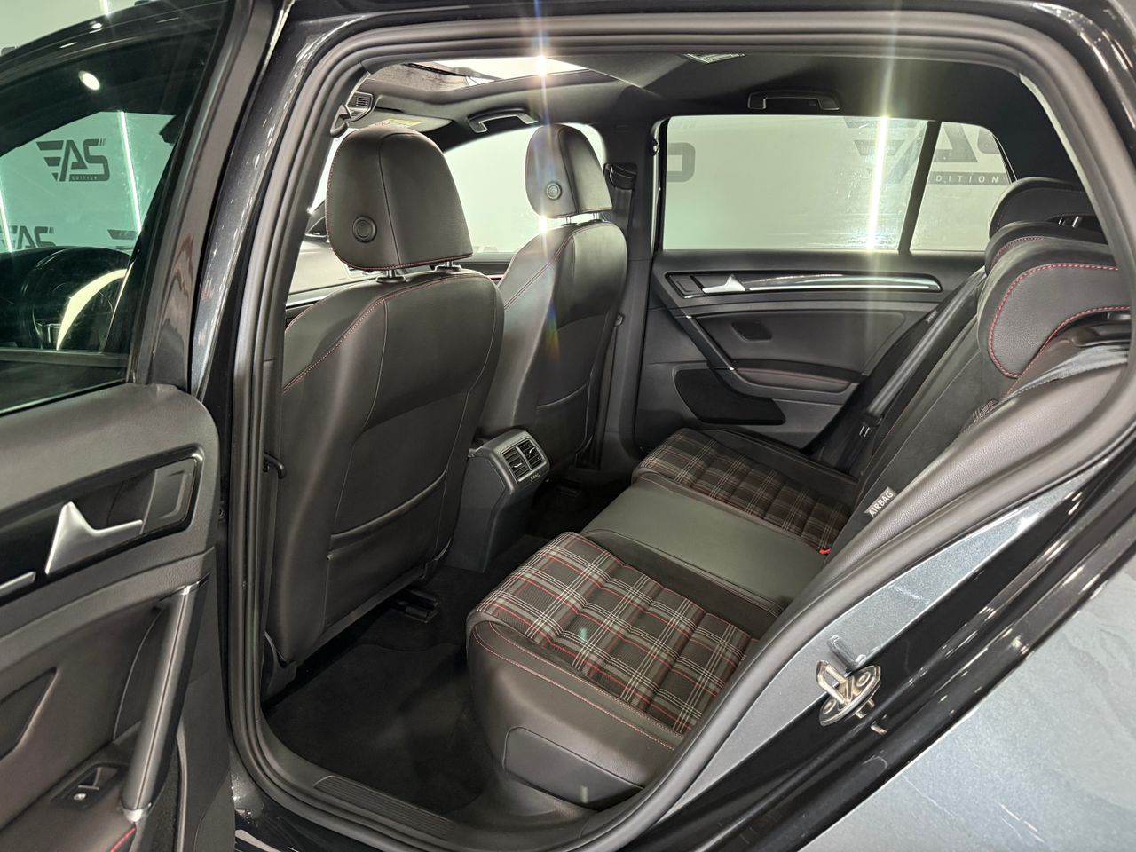 Imagen 87 del Volkswagen Golf en Auto Select Edition, Figueres