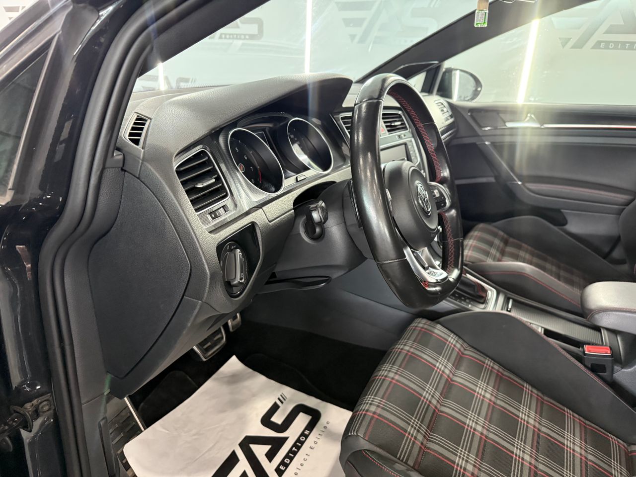 Imagen 108 del Volkswagen Golf en Auto Select Edition, Figueres
