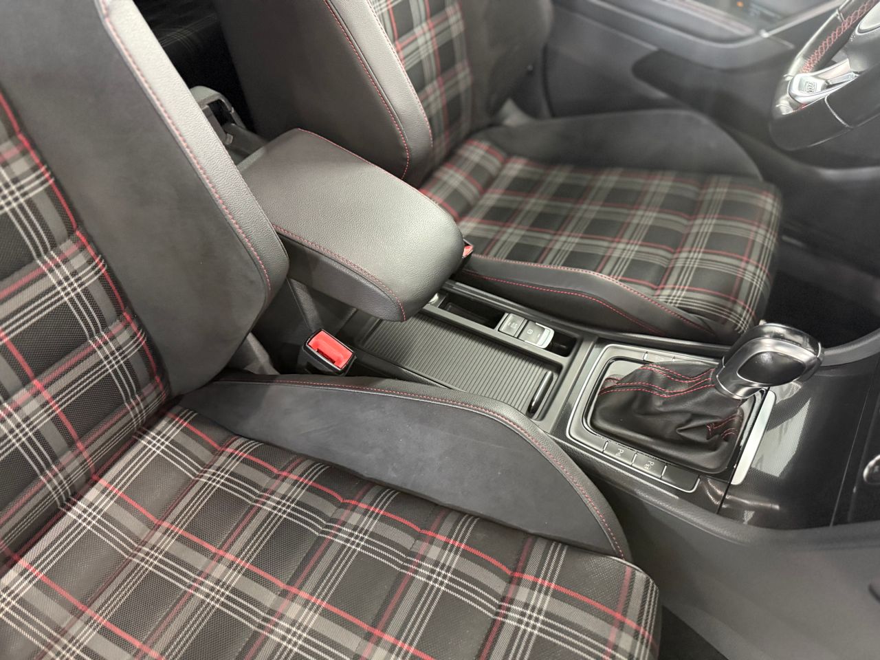 Imagen 138 del Volkswagen Golf en Auto Select Edition, Figueres