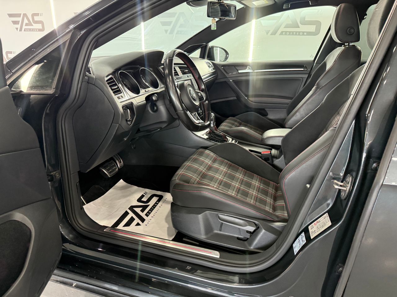 Imagen 98 del Volkswagen Golf en Auto Select Edition, Figueres