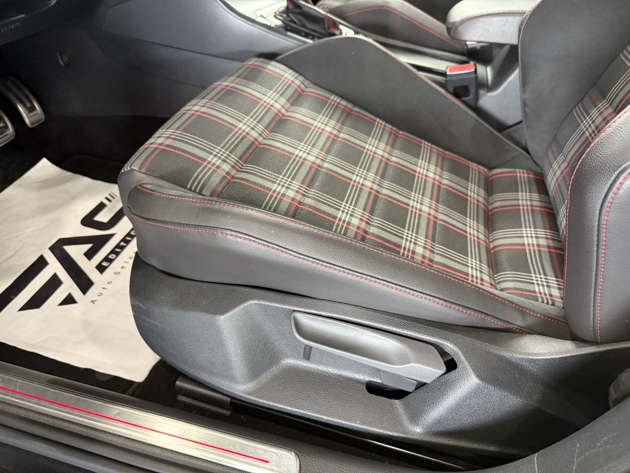 Imagen 100 del Volkswagen Golf en Auto Select Edition, Figueres