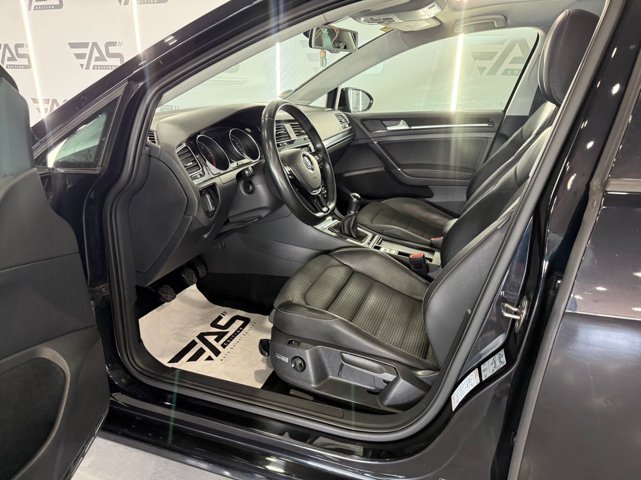 Imagen 108 del Volkswagen Golf en Auto Select Edition, Figueres
